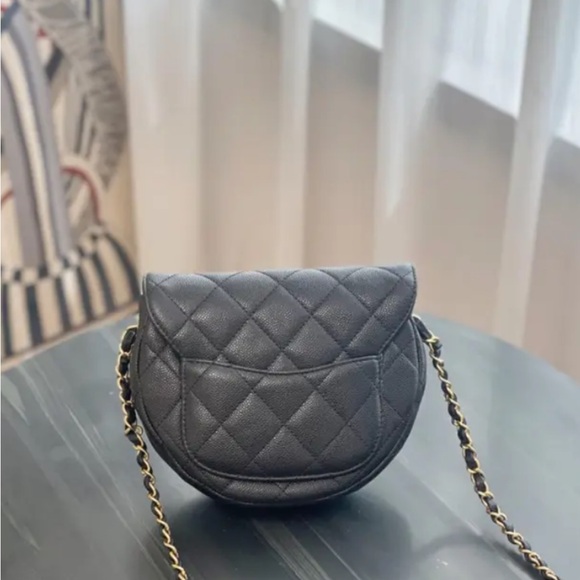 CHANEL Black Quilted Crossbody Bag - Picture 13 of 15